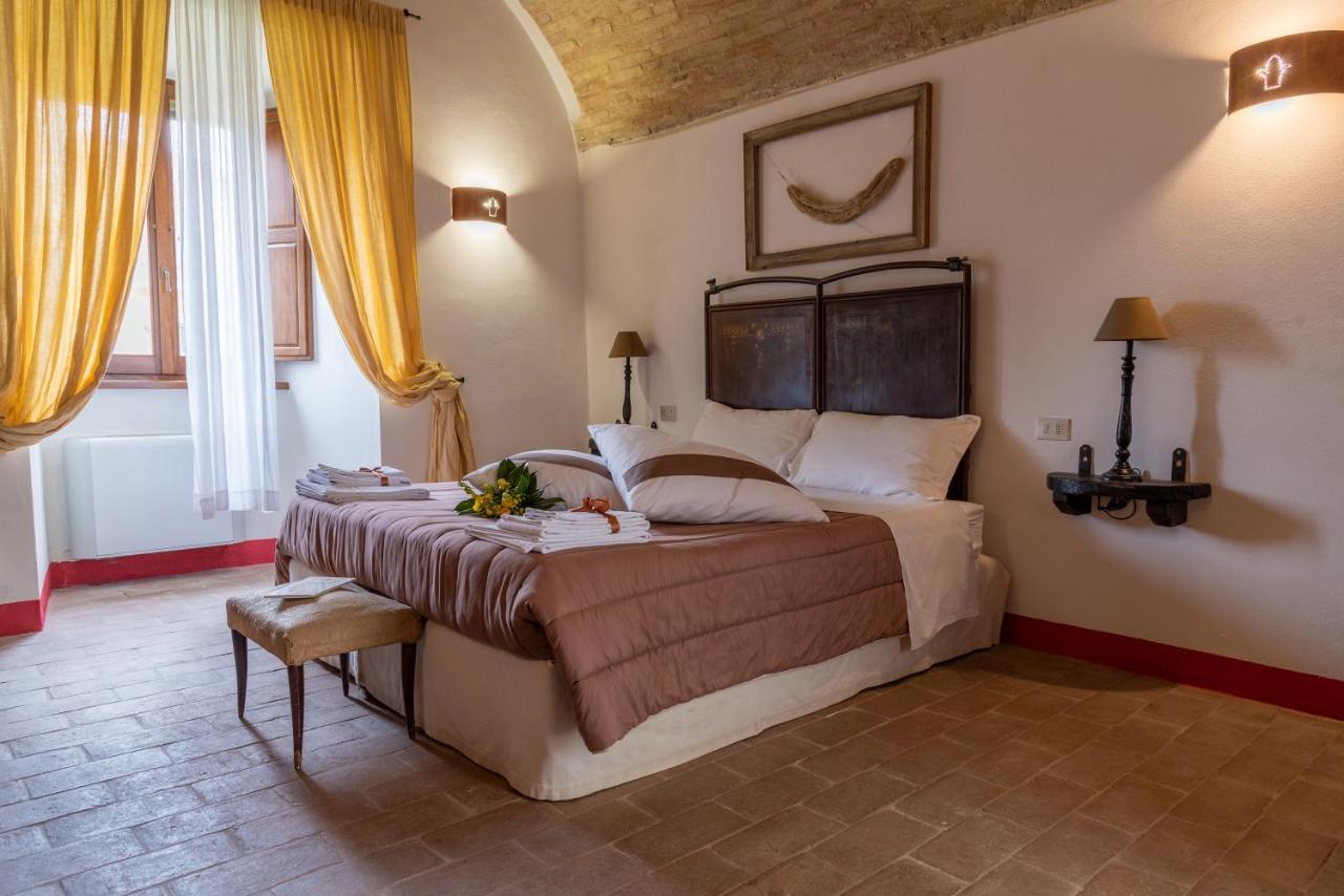 カステル・リタルディ Torre Della Botonta Bed & Breakfast エクステリア 写真