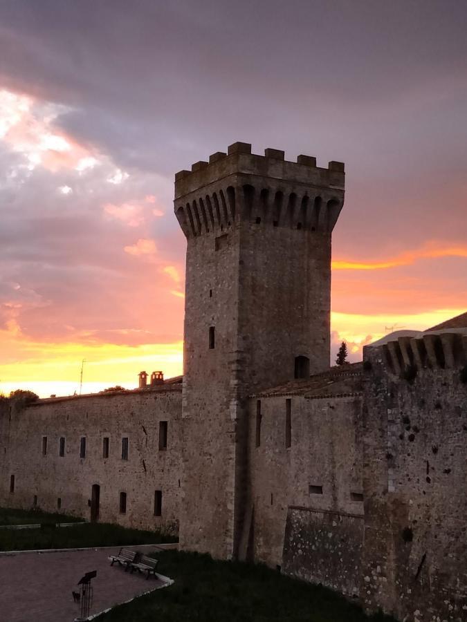 カステル・リタルディ Torre Della Botonta Bed & Breakfast エクステリア 写真