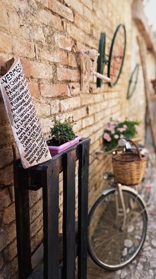 カステル・リタルディ Torre Della Botonta Bed & Breakfast エクステリア 写真