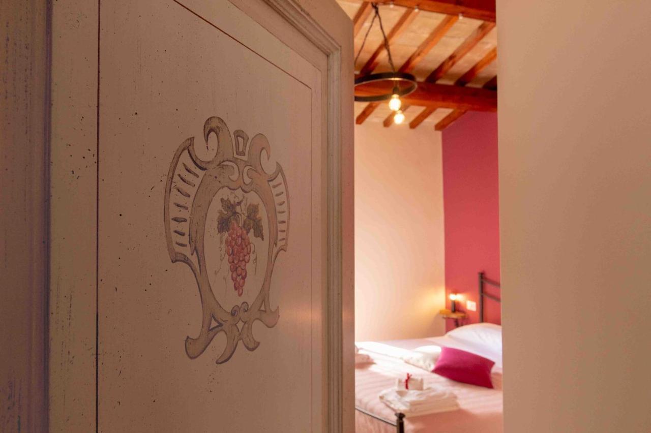 カステル・リタルディ Torre Della Botonta Bed & Breakfast エクステリア 写真