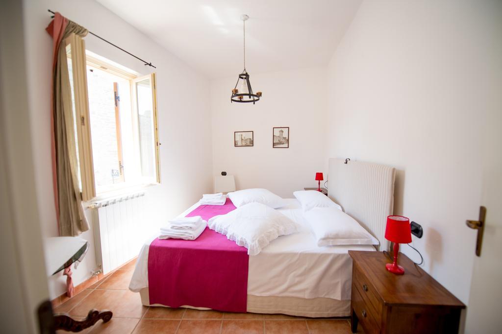 カステル・リタルディ Torre Della Botonta Bed & Breakfast 部屋 写真