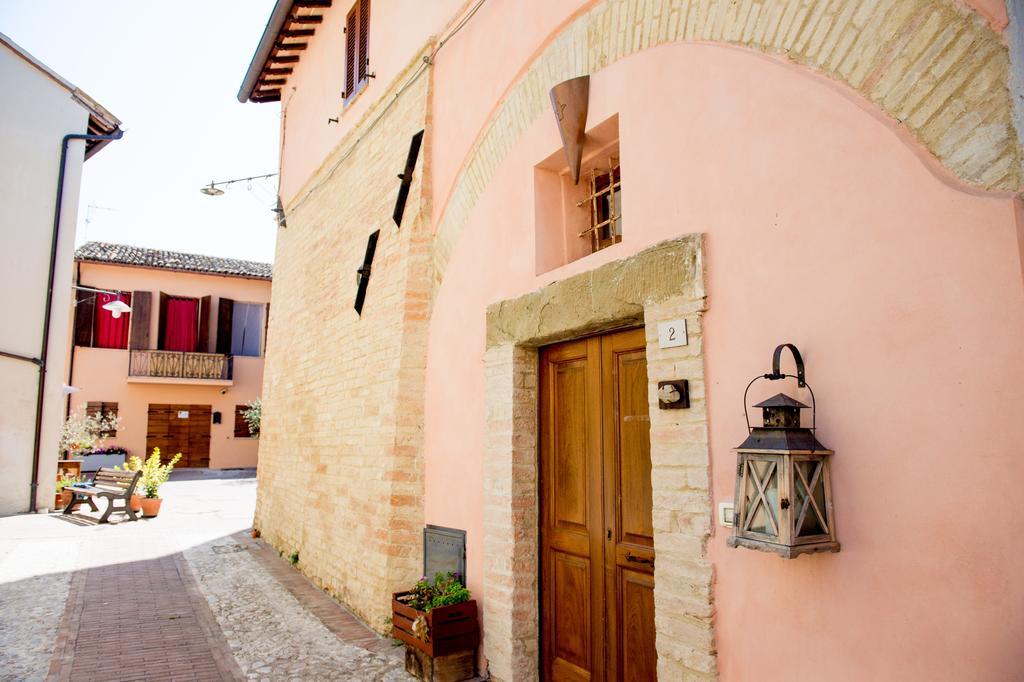 カステル・リタルディ Torre Della Botonta Bed & Breakfast エクステリア 写真