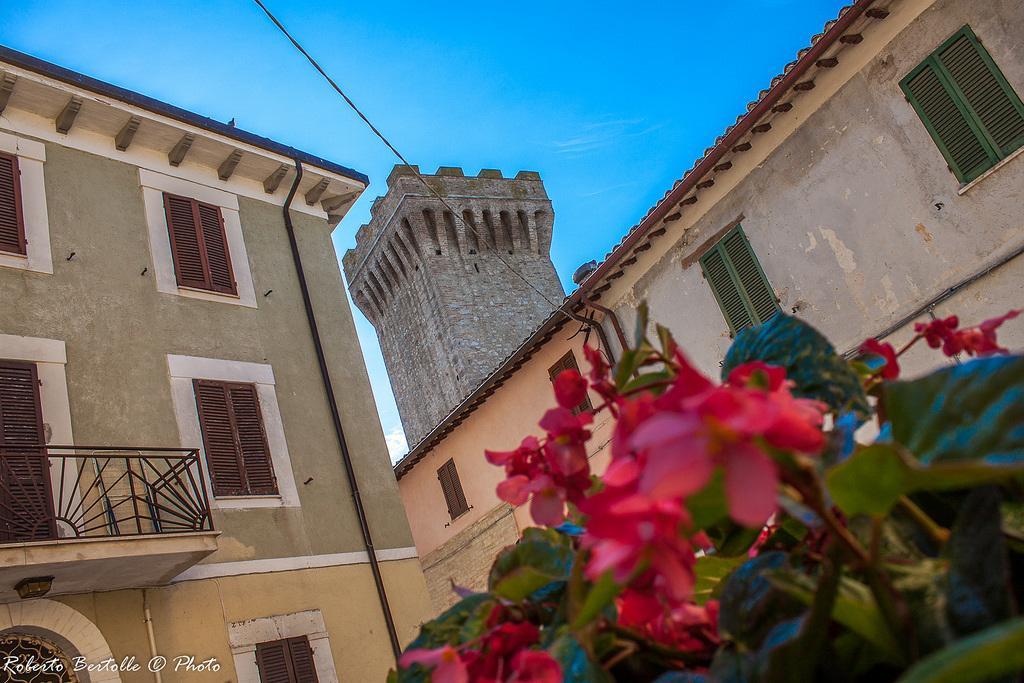 カステル・リタルディ Torre Della Botonta Bed & Breakfast エクステリア 写真
