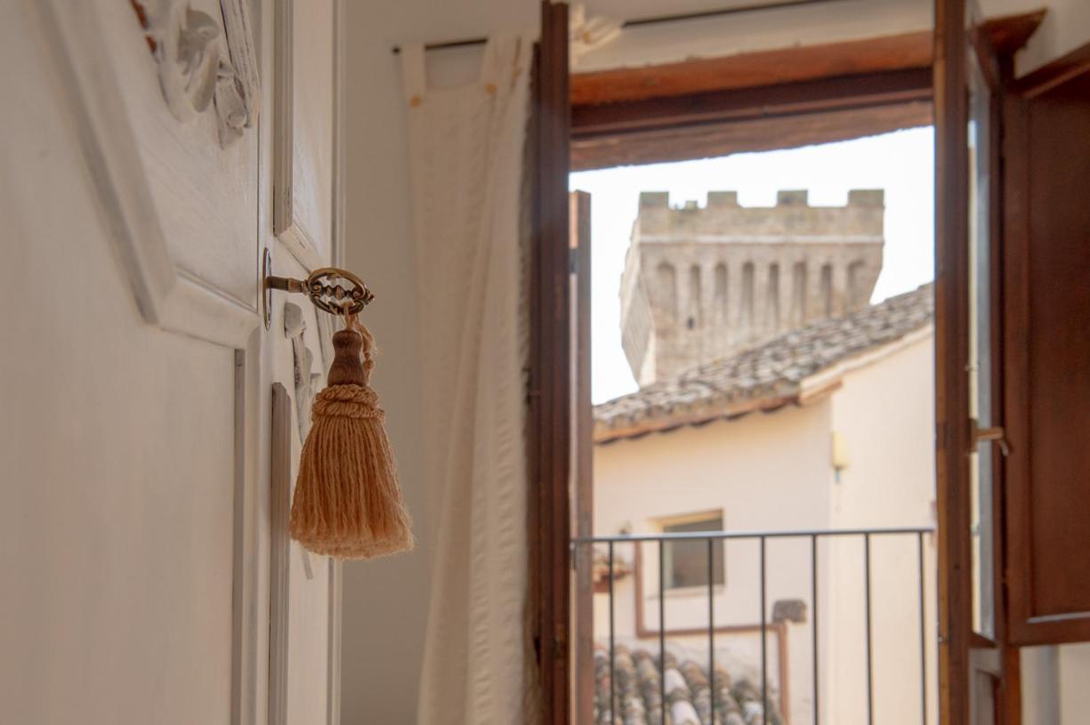 カステル・リタルディ Torre Della Botonta Bed & Breakfast エクステリア 写真