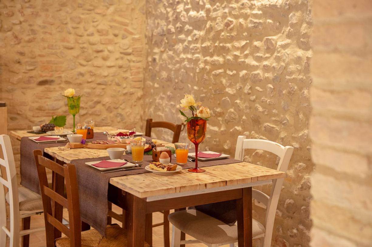 カステル・リタルディ Torre Della Botonta Bed & Breakfast エクステリア 写真