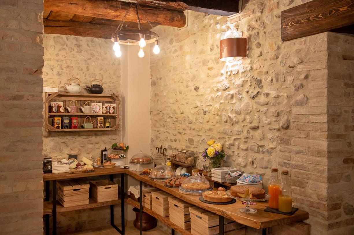カステル・リタルディ Torre Della Botonta Bed & Breakfast エクステリア 写真