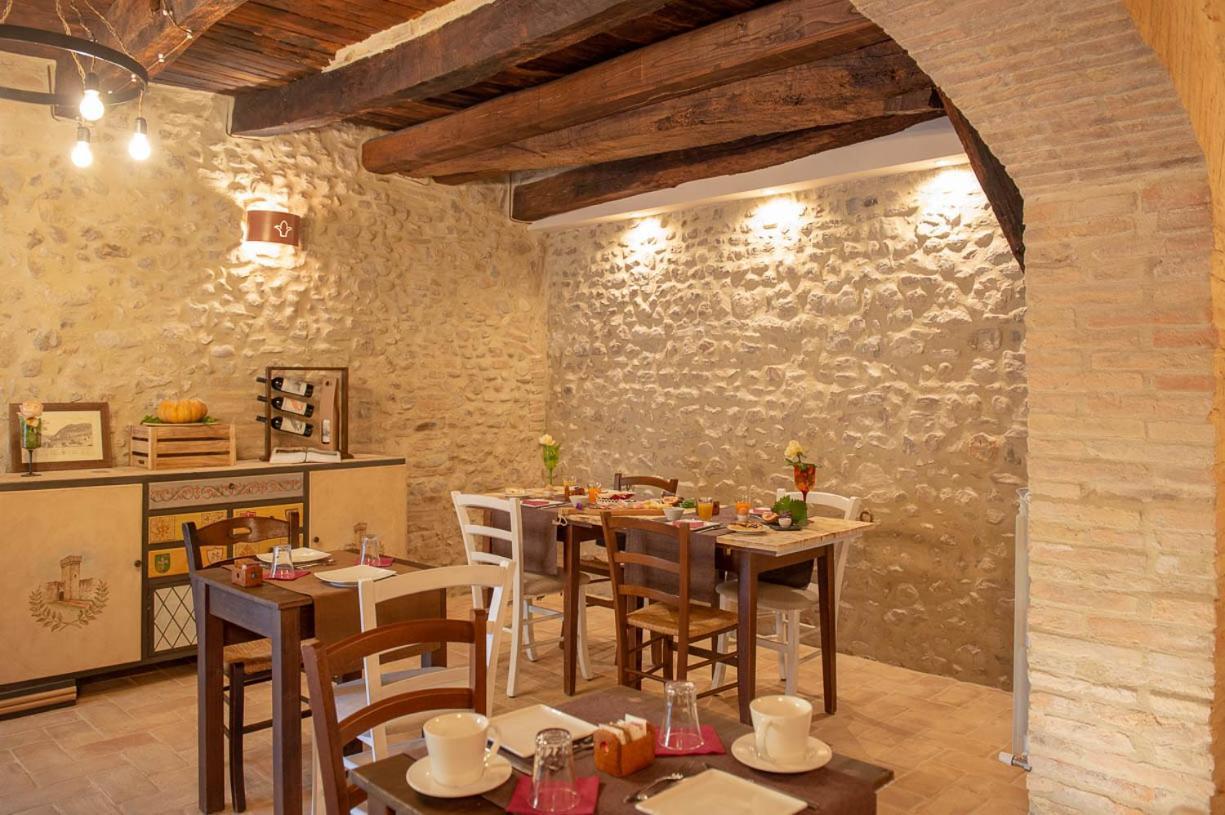カステル・リタルディ Torre Della Botonta Bed & Breakfast エクステリア 写真