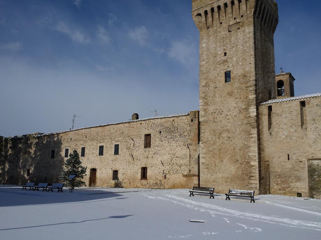 カステル・リタルディ Torre Della Botonta Bed & Breakfast エクステリア 写真