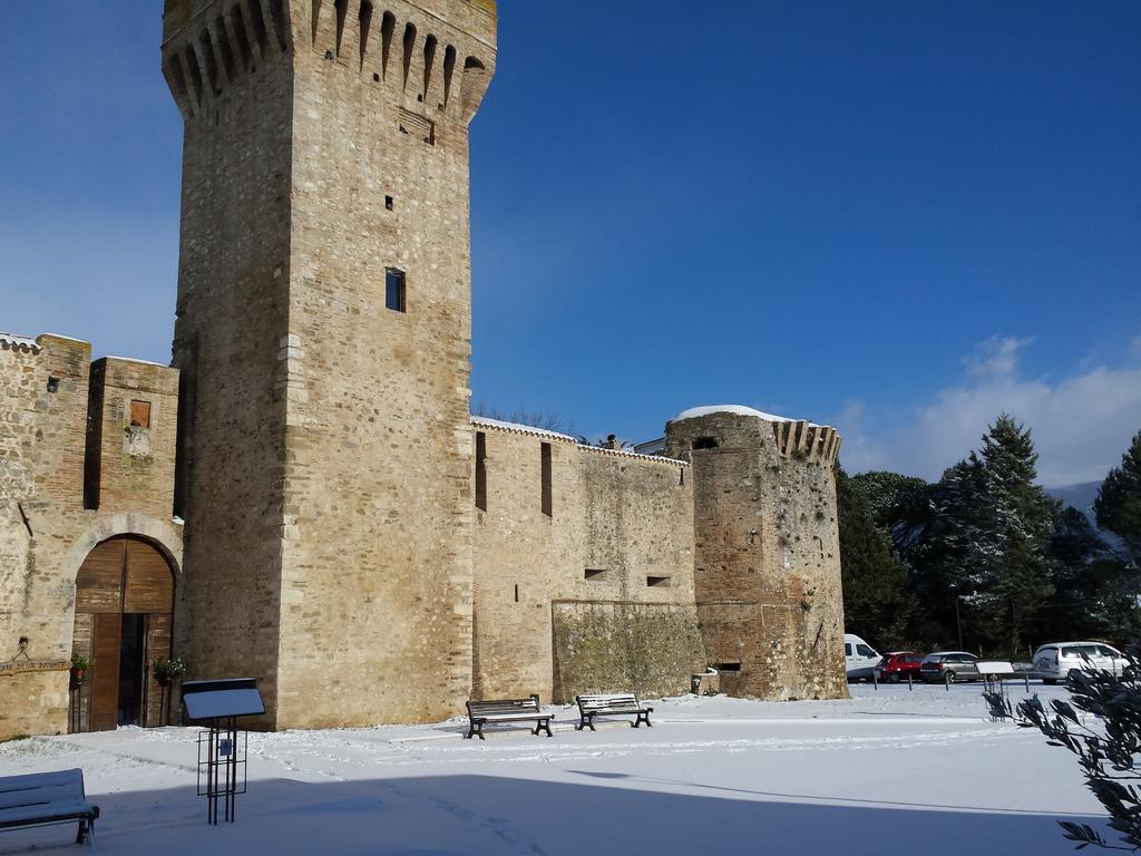 カステル・リタルディ Torre Della Botonta Bed & Breakfast エクステリア 写真