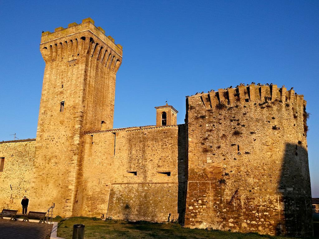 カステル・リタルディ Torre Della Botonta Bed & Breakfast エクステリア 写真